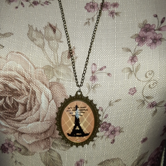 Eiffel Tower Necklace - Picture 3 of 3